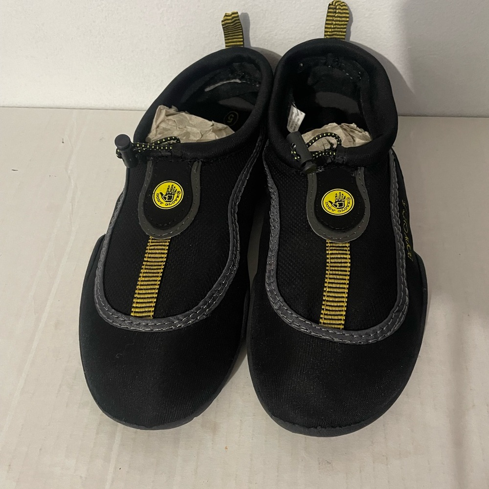 Vibram Kids Black and Yellow Water Shoes